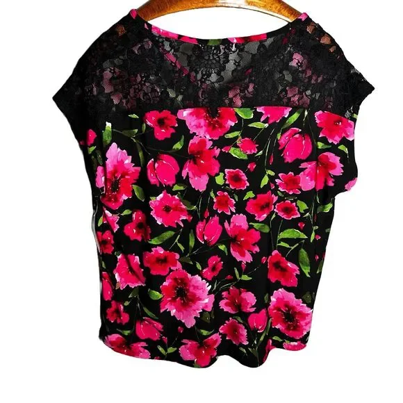 Sweet Violet NWT Women’s XL‎ Lace trim Floral Pattern Top - Picture 2 of 4